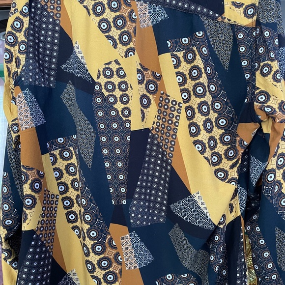 Nohow Geometric Pattern Shirt - Picture 6 of 6